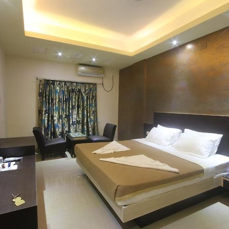 Urmee Hotel Bhubaneswar Bagian luar foto