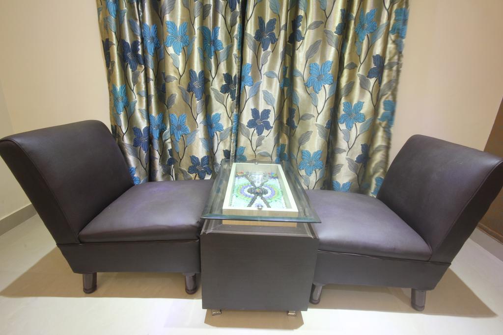Urmee Hotel Bhubaneswar Bagian luar foto