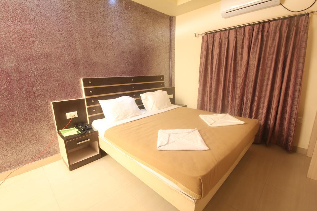 Urmee Hotel Bhubaneswar Bagian luar foto