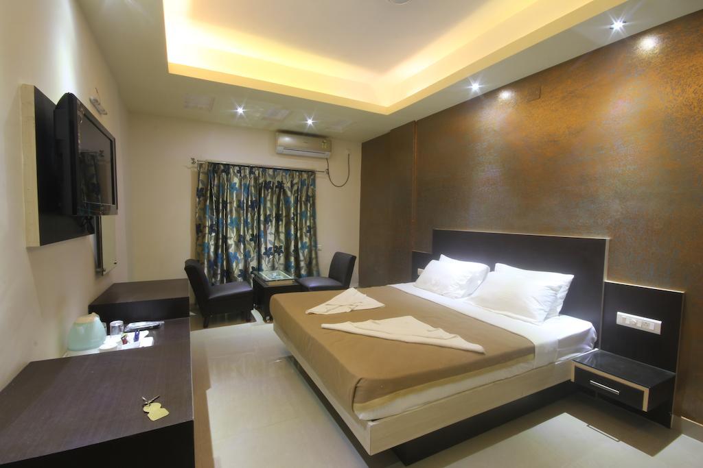 Urmee Hotel Bhubaneswar Bagian luar foto