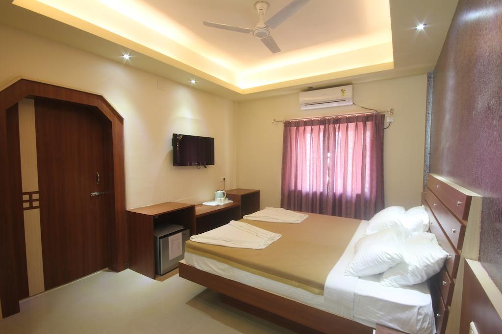 Urmee Hotel Bhubaneswar Bagian luar foto
